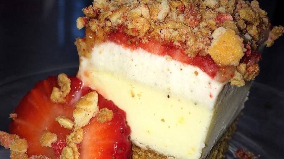 strawberry krunch cheesecake.jpg strawberry krunch cheesecake.jpg