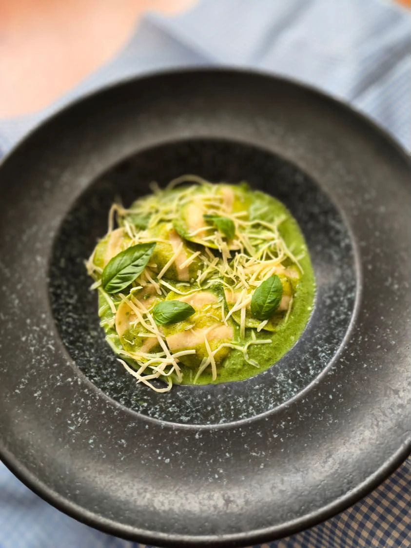Ravioli de espinaca con pesto peruano.JPG Ravioli de espinaca con pesto peruano.JPG