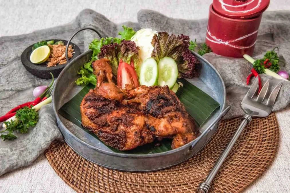 Ayam bakar bumbu rujak