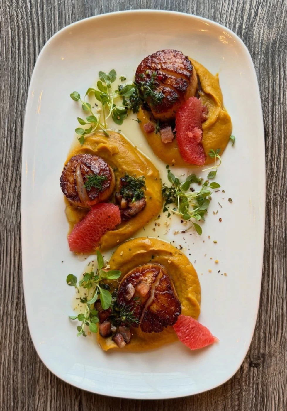 vieiras U-8 selladas en mantequilla morena y grasa de bacon, la calabaza delicata es orgánica 1.jpg vieiras U-8 selladas en mantequilla morena y grasa de bacon, la calabaza delicata es orgánica 1.jpg