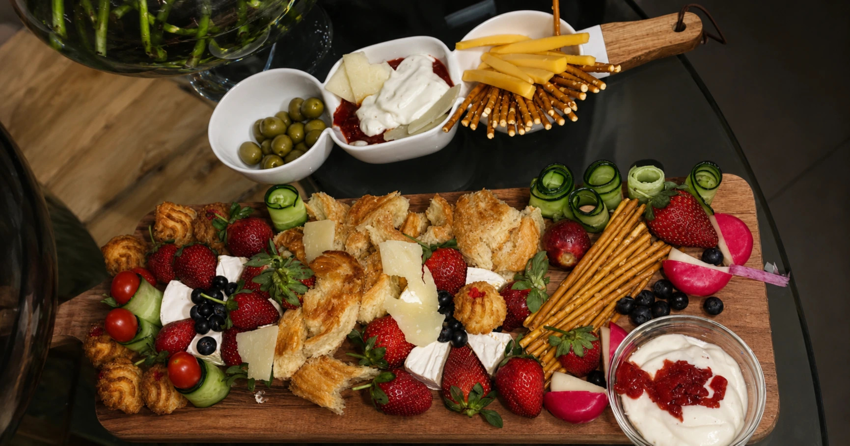 THE SOCIAL FEAST (FUN • SHARED • CROWD-PLEASER)