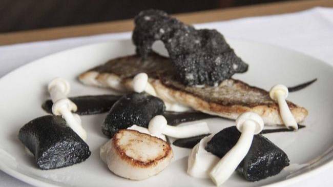whiting-with-squid-ink.jpg.gallery.jpg whiting-with-squid-ink.jpg.gallery.jpg