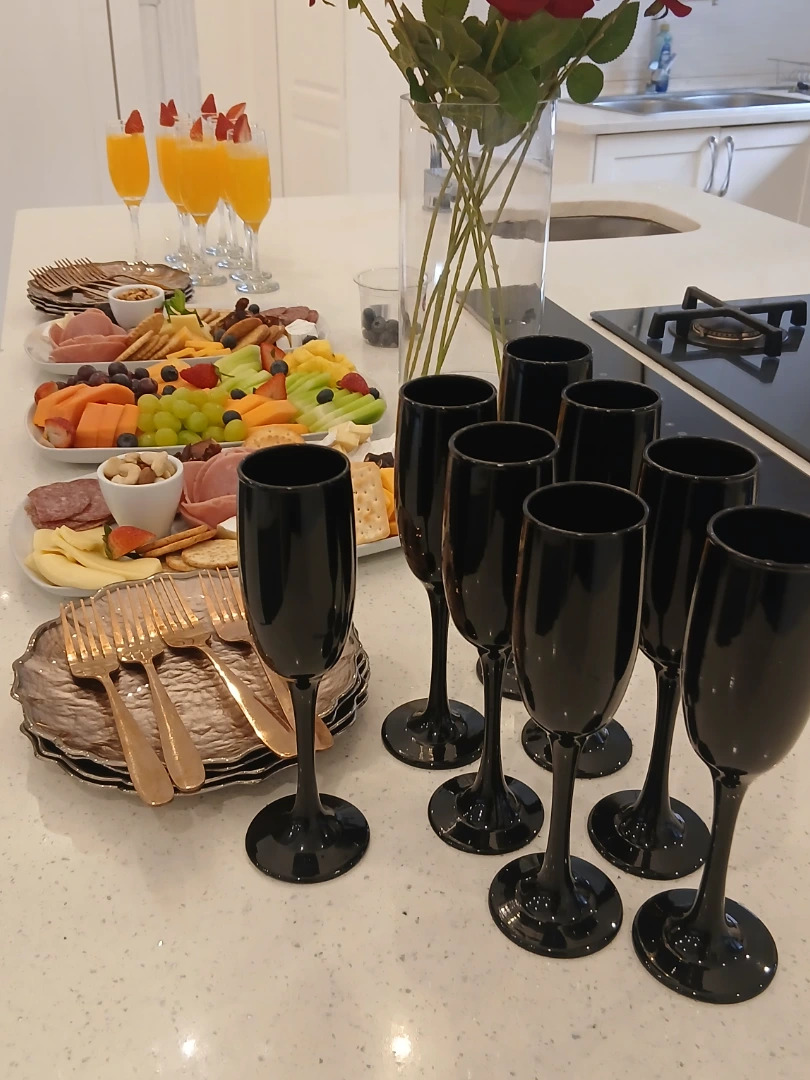 Welcome drinks and cheese platter