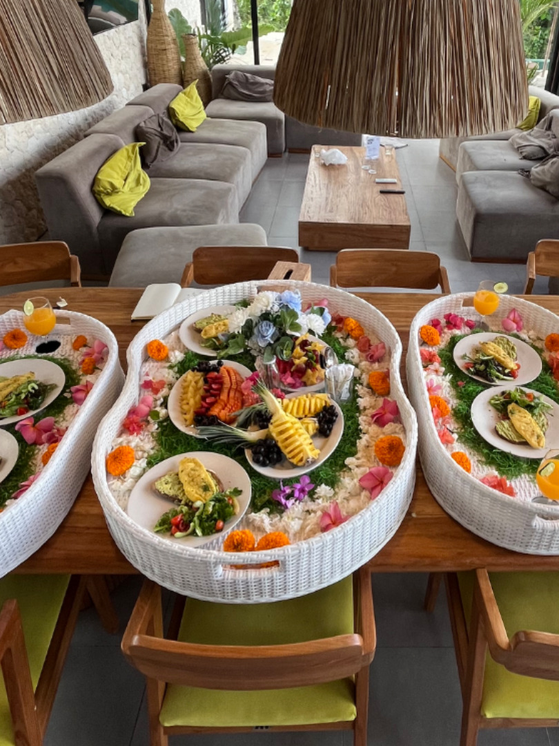 Floating Breakfast Chef’s Signature