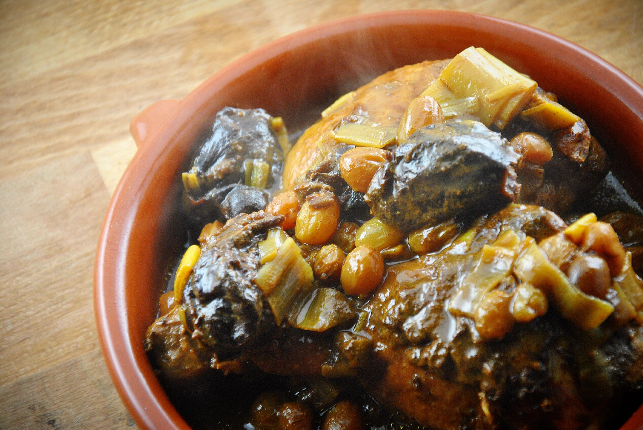 65 - OnaA0hE - Chicken and prune tagine.jpg 65 - OnaA0hE - Chicken and prune tagine.jpg