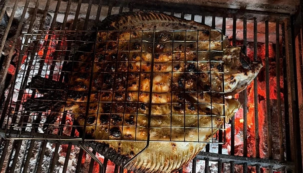Pescado entero a la brasa