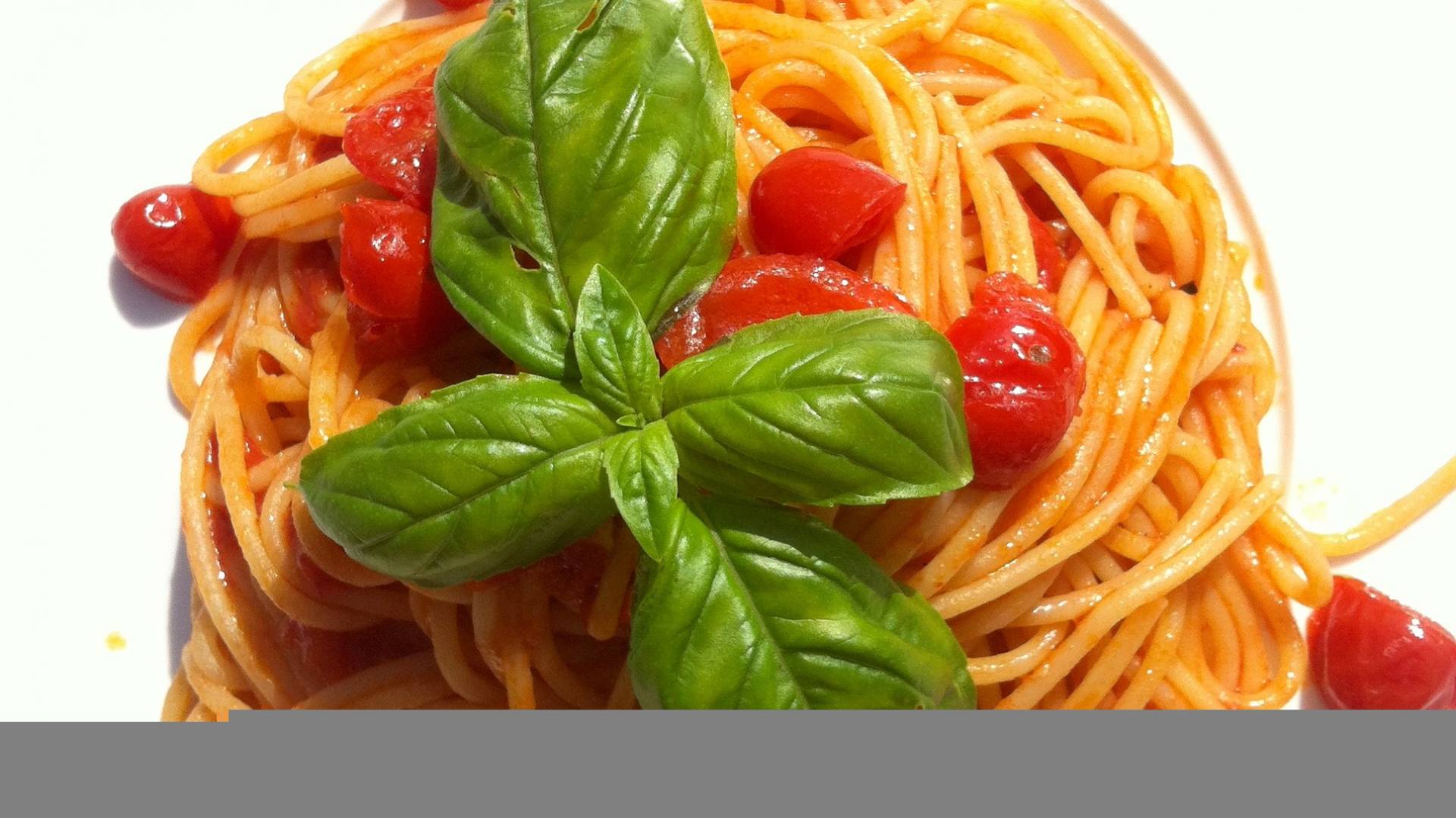 Cesenatico-8-Gli-spaghetti-ai-pomodorini-freschi-e-basilico-del-Bagno-Ferrara-un-must-di-ogni-estate.jpg