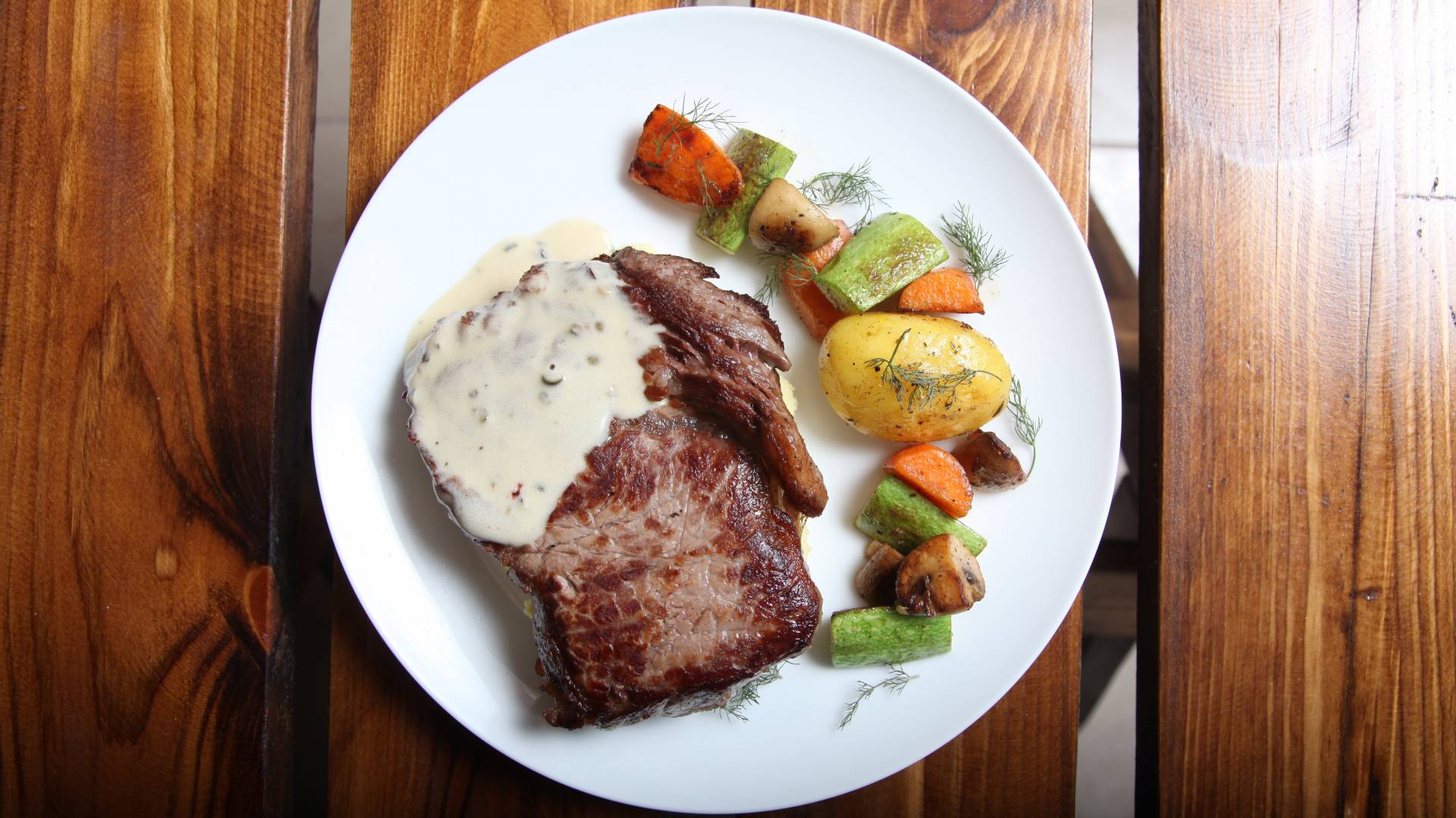 seared salmon.JPG seared salmon.JPG