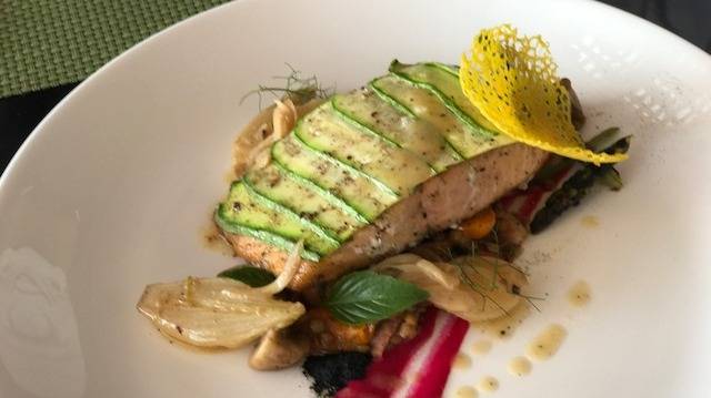 Filete de Salmon BerrueBlanc #1.JPG