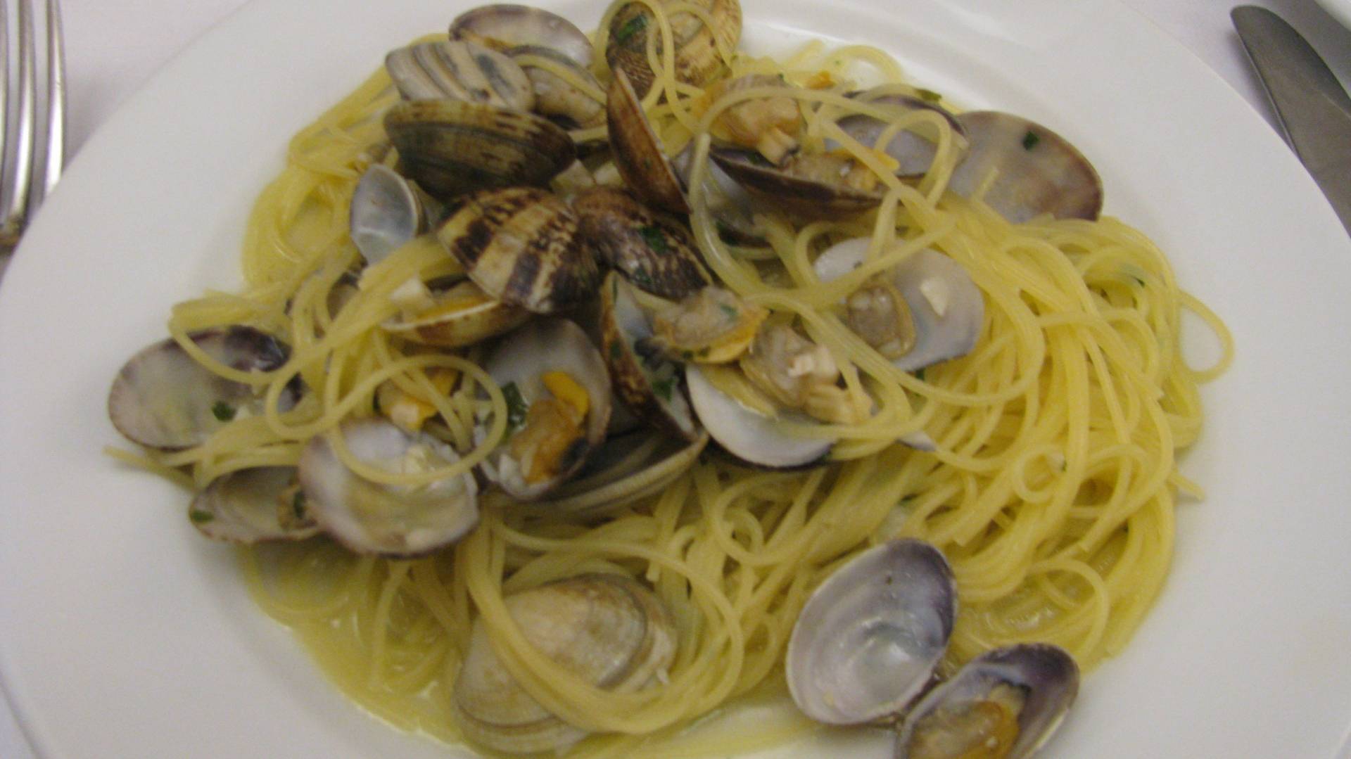 spaghettini con le vongole fresche.jpg