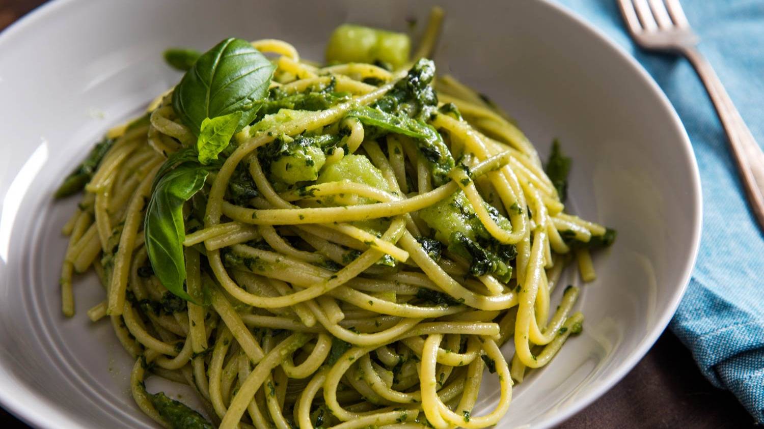 20160209-finishing-pasta-pesto-vicky-wasik-7-2.jpg 20160209-finishing-pasta-pesto-vicky-wasik-7-2.jpg