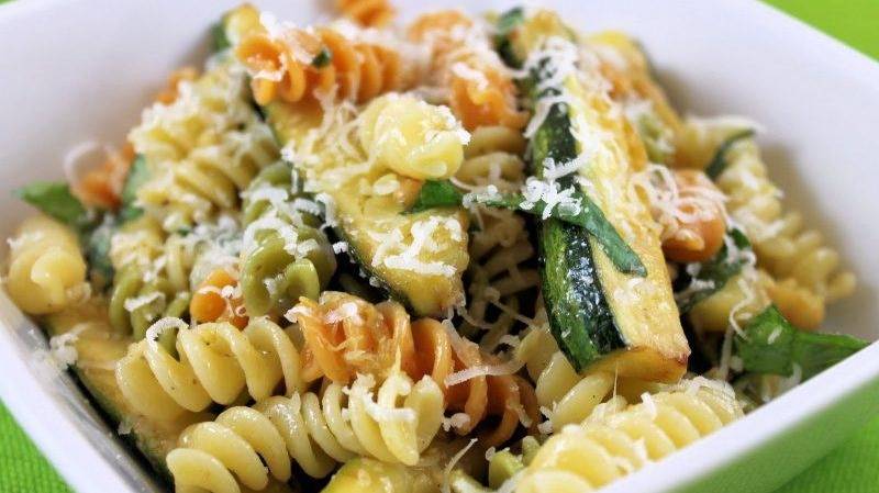 Fusilli zucchine mandorle arancia.jpeg