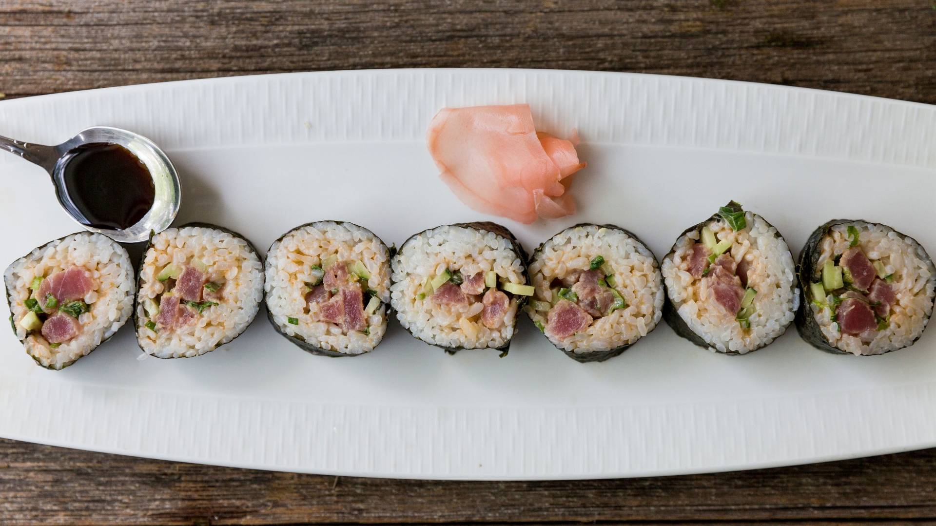 Spicy Tuna Roll (1).jpg Spicy Tuna Roll (1).jpg