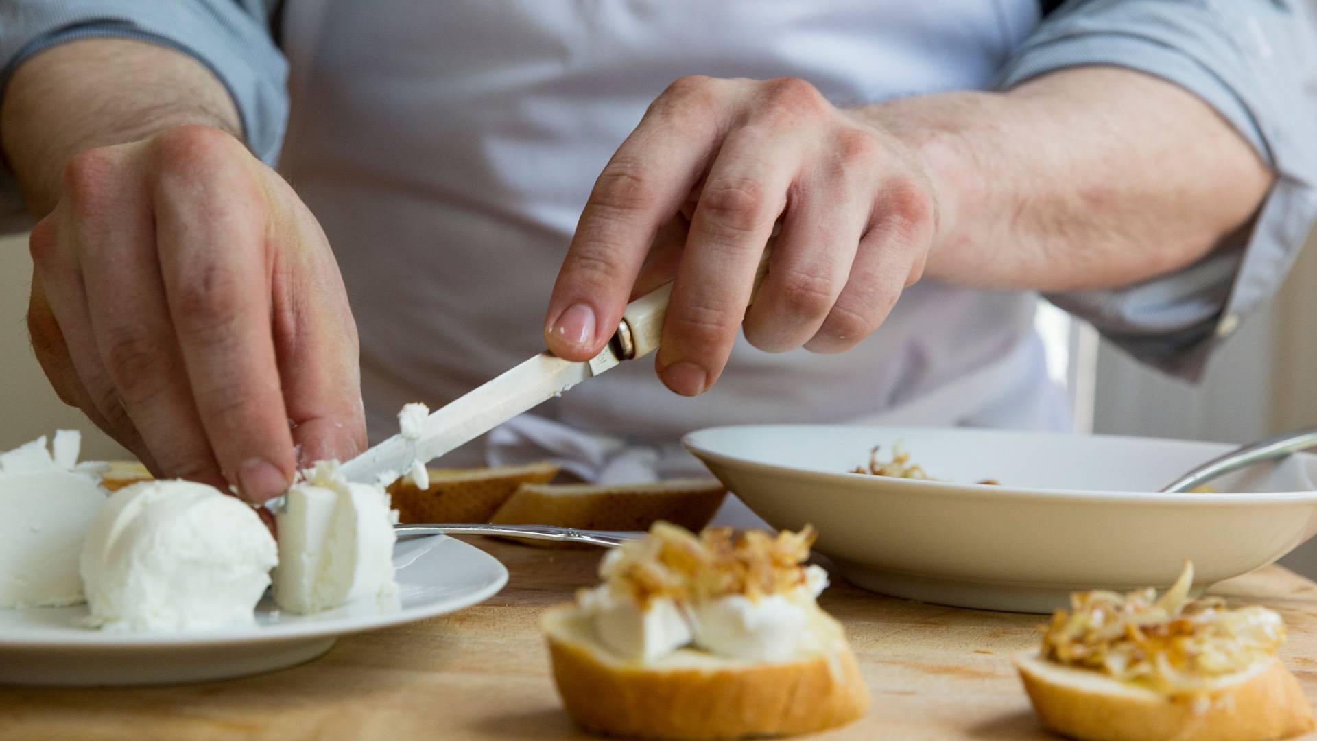 Baguette Shallots Goat Cheese (1).jpg Baguette Shallots Goat Cheese (1).jpg