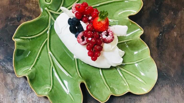 pavlova.jpg pavlova.jpg