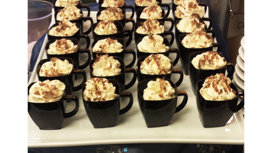 Christmas small dessert.jpg Christmas small dessert.jpg