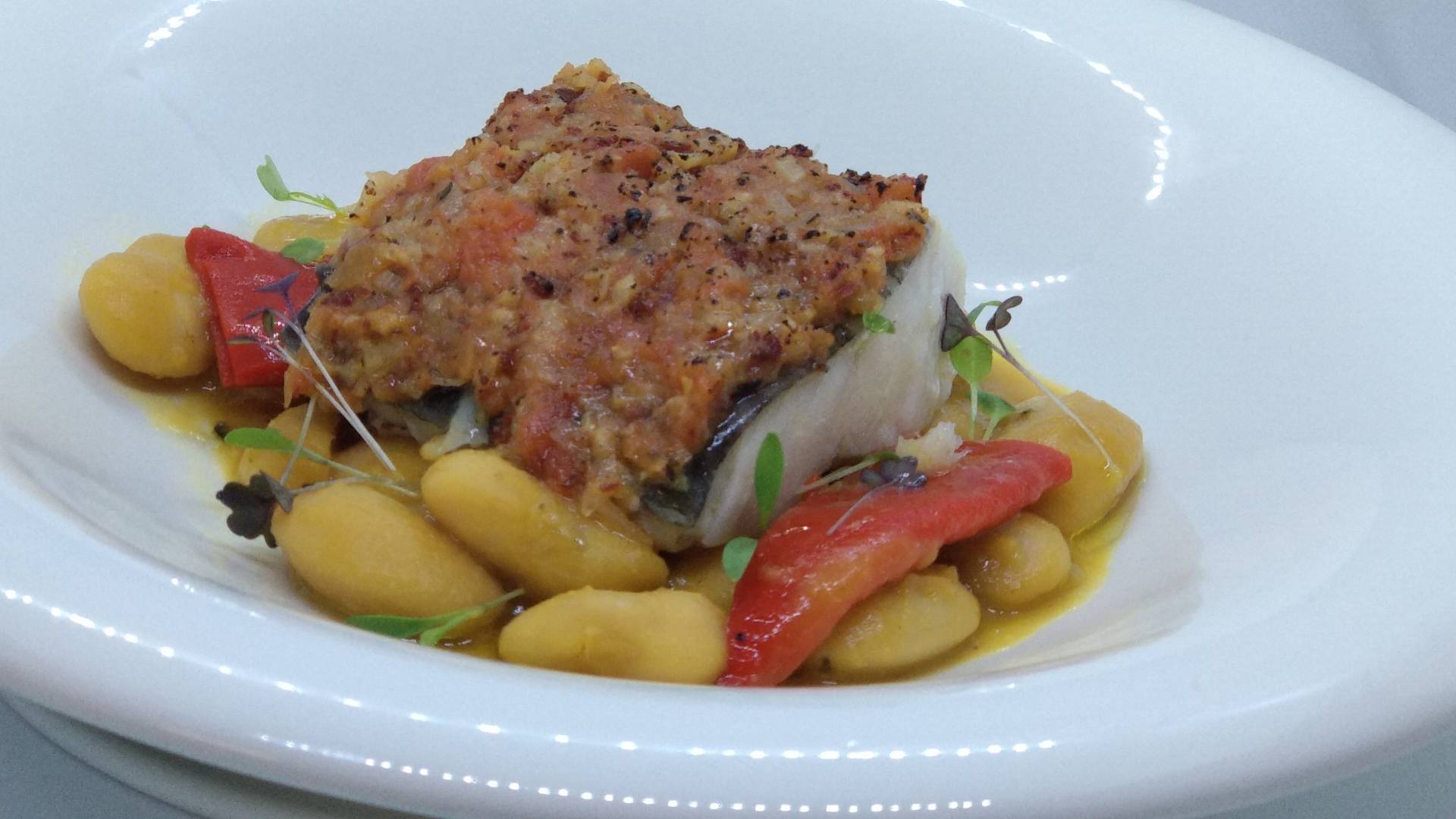 BACALAO CON FABES T COSTRA DE JAMON.jpg