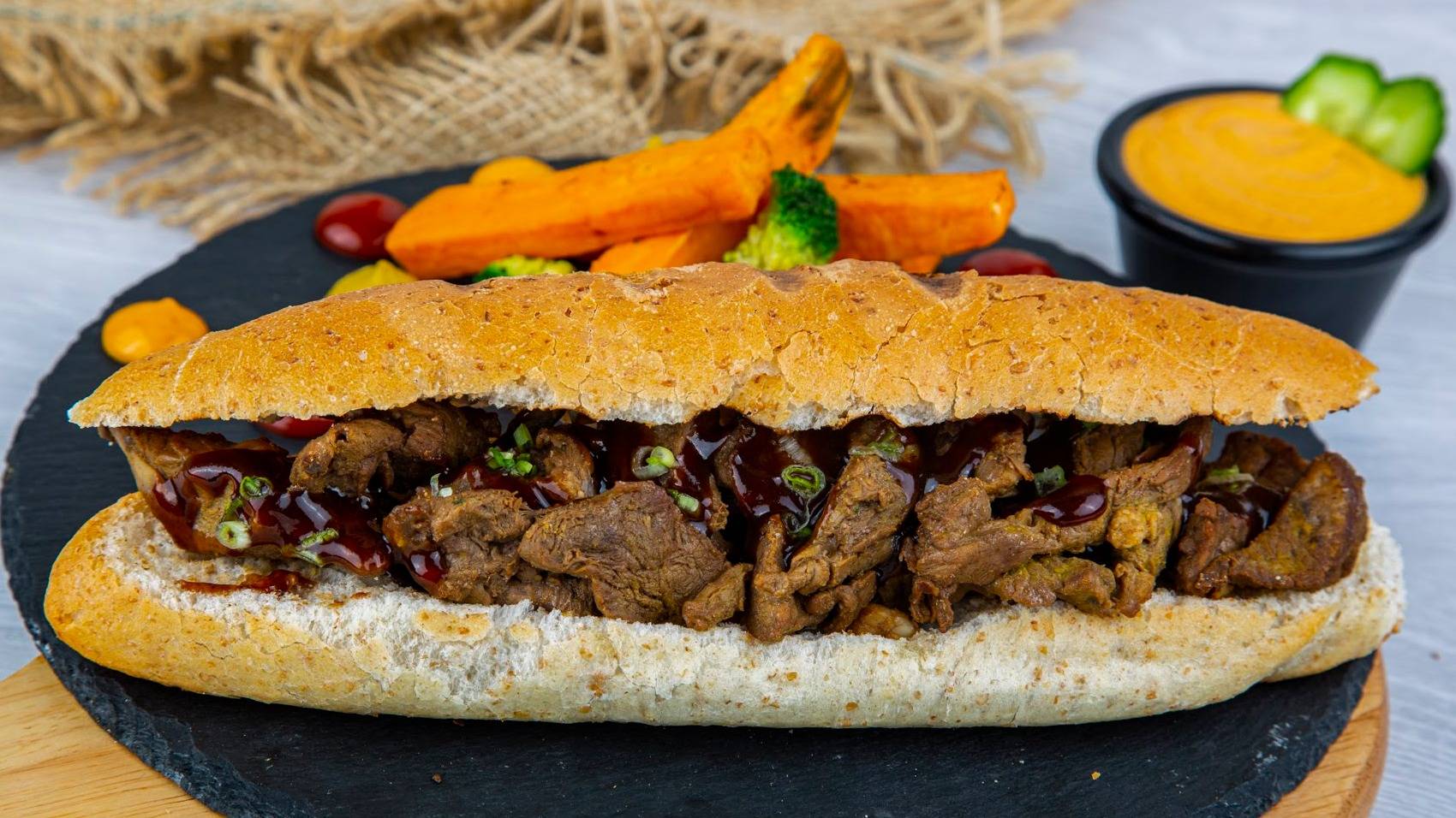 20200112_Talabat_UAE_GreenBasket_SteakSandwich_ASH.jpg