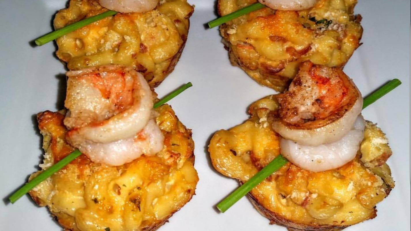 mac n cheese cups w shrimp.png