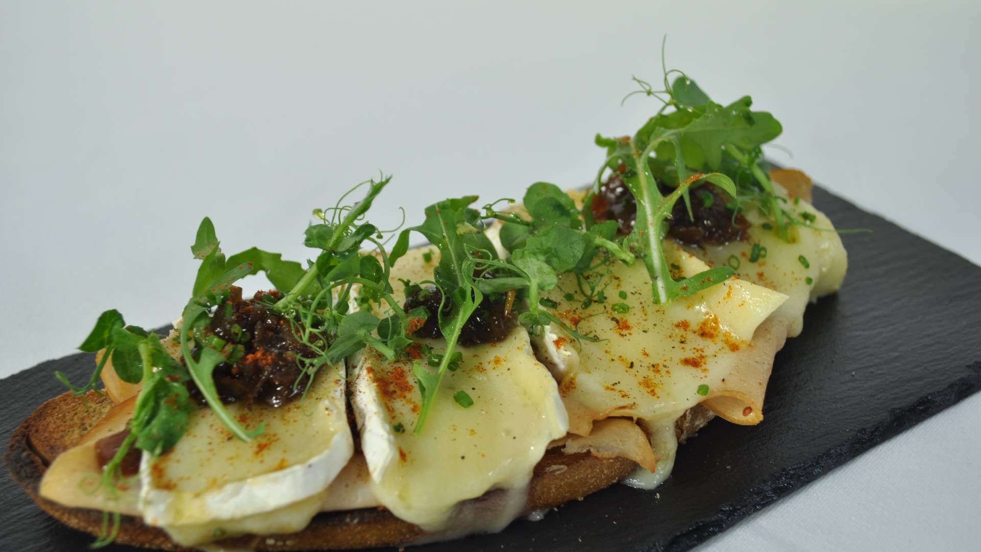 brie cheese crostinin.JPG brie cheese crostinin.JPG