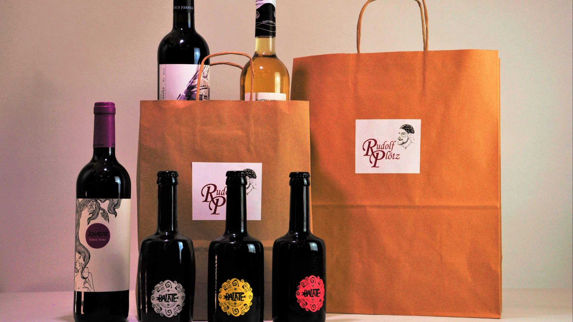 botellas y bolsas.jpg botellas y bolsas.jpg