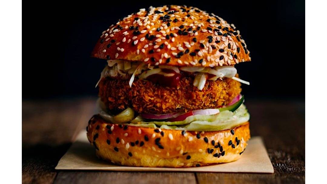 HAMBURGER CROUSTILLANT D'AUBERGINES.jpg