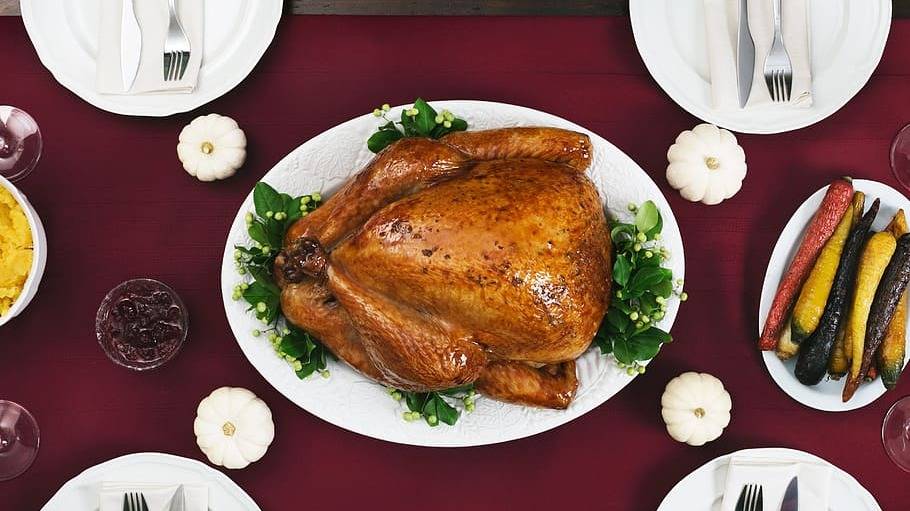 food-thanksgiving-dinner-table.jpg