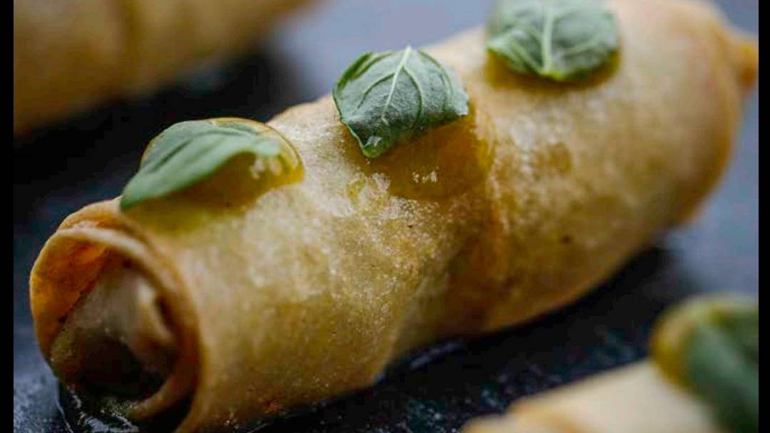 Hoisin duck spring roll.jpg Hoisin duck spring roll.jpg