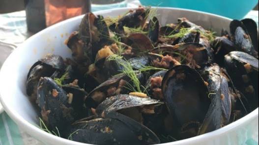 chorizo mussels and rose.JPG chorizo mussels and rose.JPG
