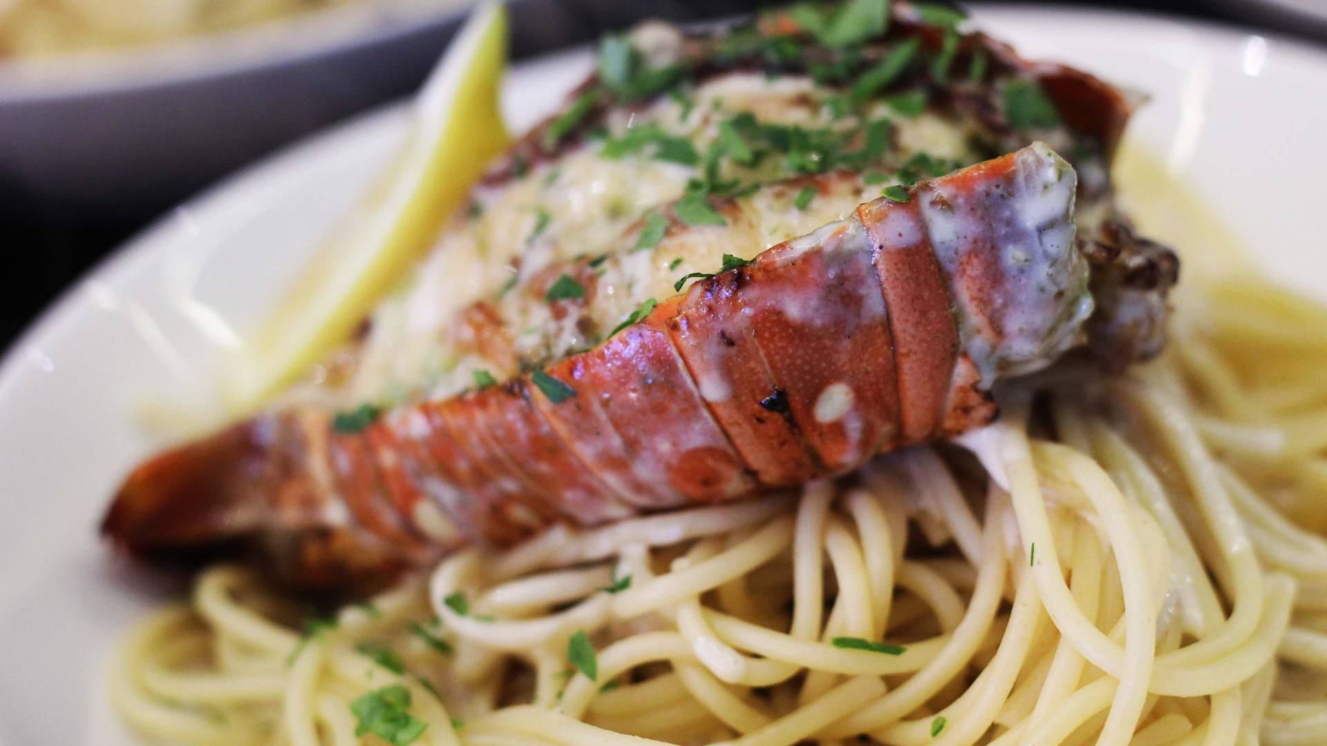 Italiana con pasta y langosta
