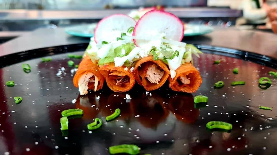 enchiladas rojas con pollo.jpg