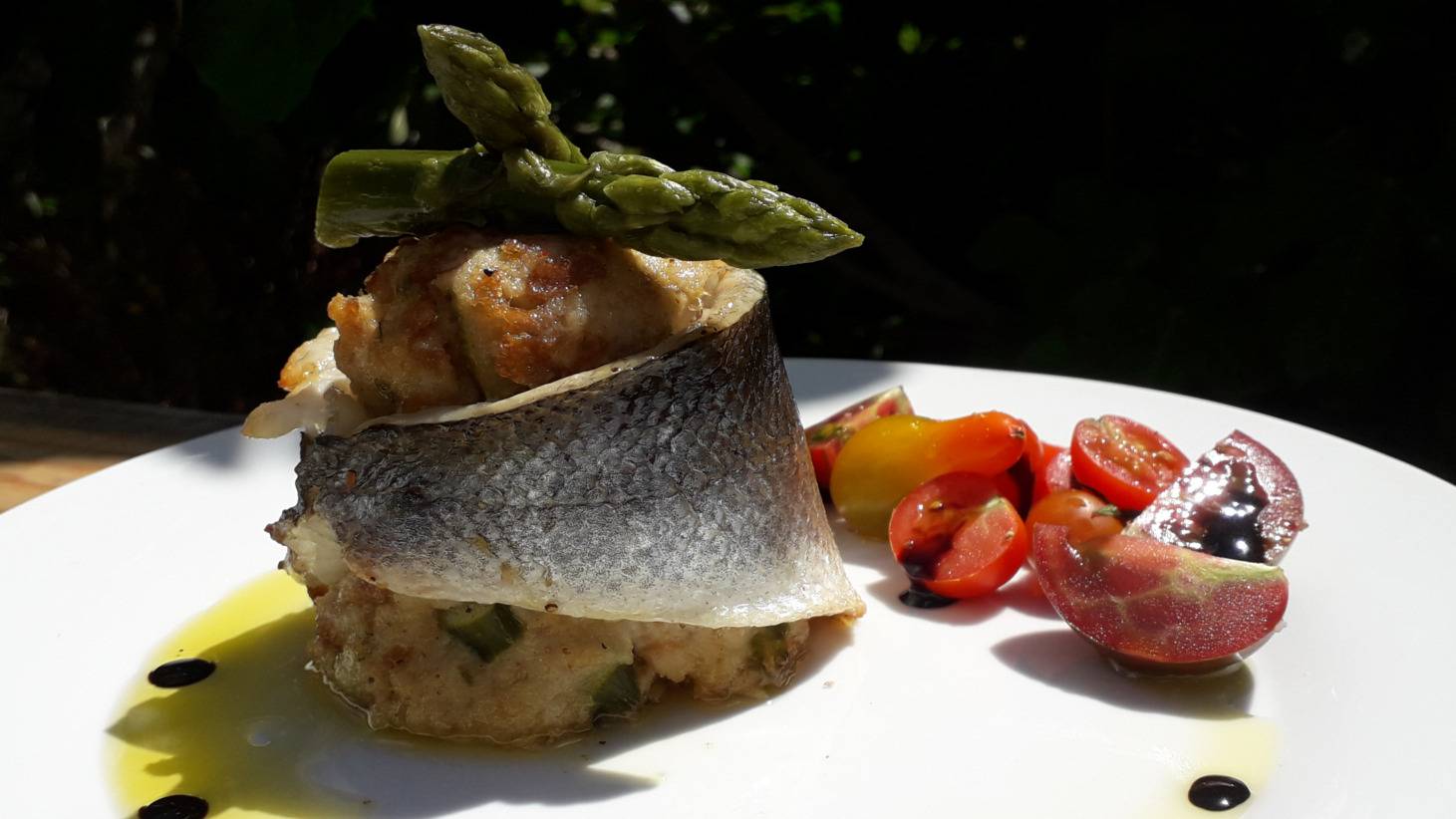 Sea bass fillet with green asparagus and bread mash_h.jpg Sea bass fillet with green asparagus and bread mash_h.jpg