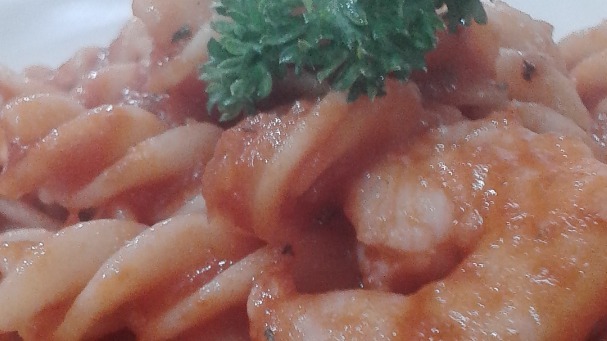 fusilli arrabbiata con scampi.jpg