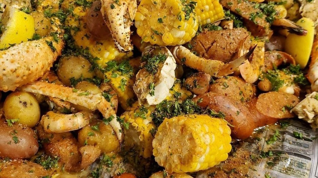 Seafood boil.jpg Seafood boil.jpg