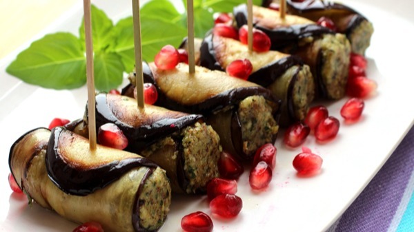 melitzanes-rola-me-gemisi-karudiou-chefoulis.gr_.jpg melitzanes-rola-me-gemisi-karudiou-chefoulis.gr_.jpg