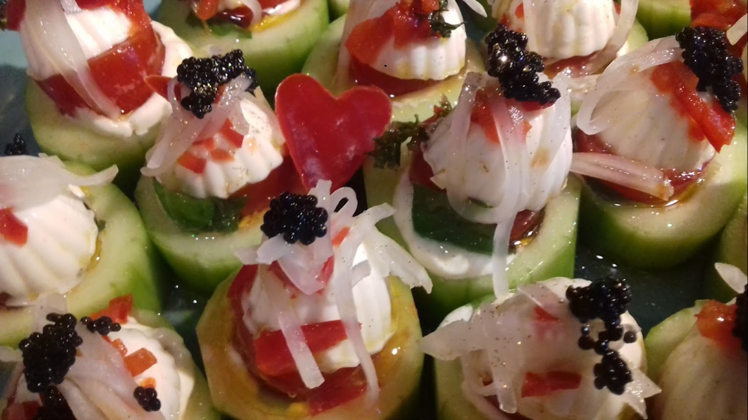 pepino com coração e caviar.jpg