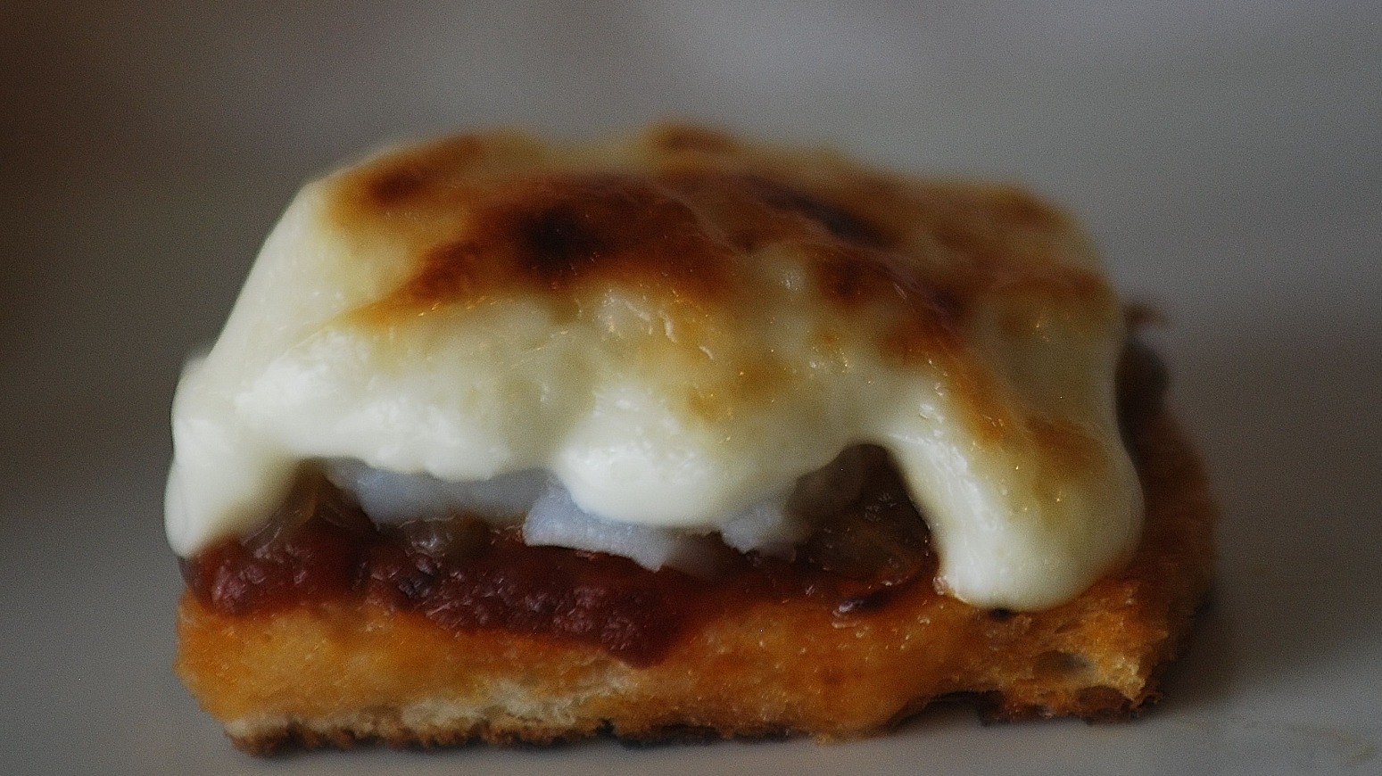 tosta de bacalao alioli y tomate.JPG