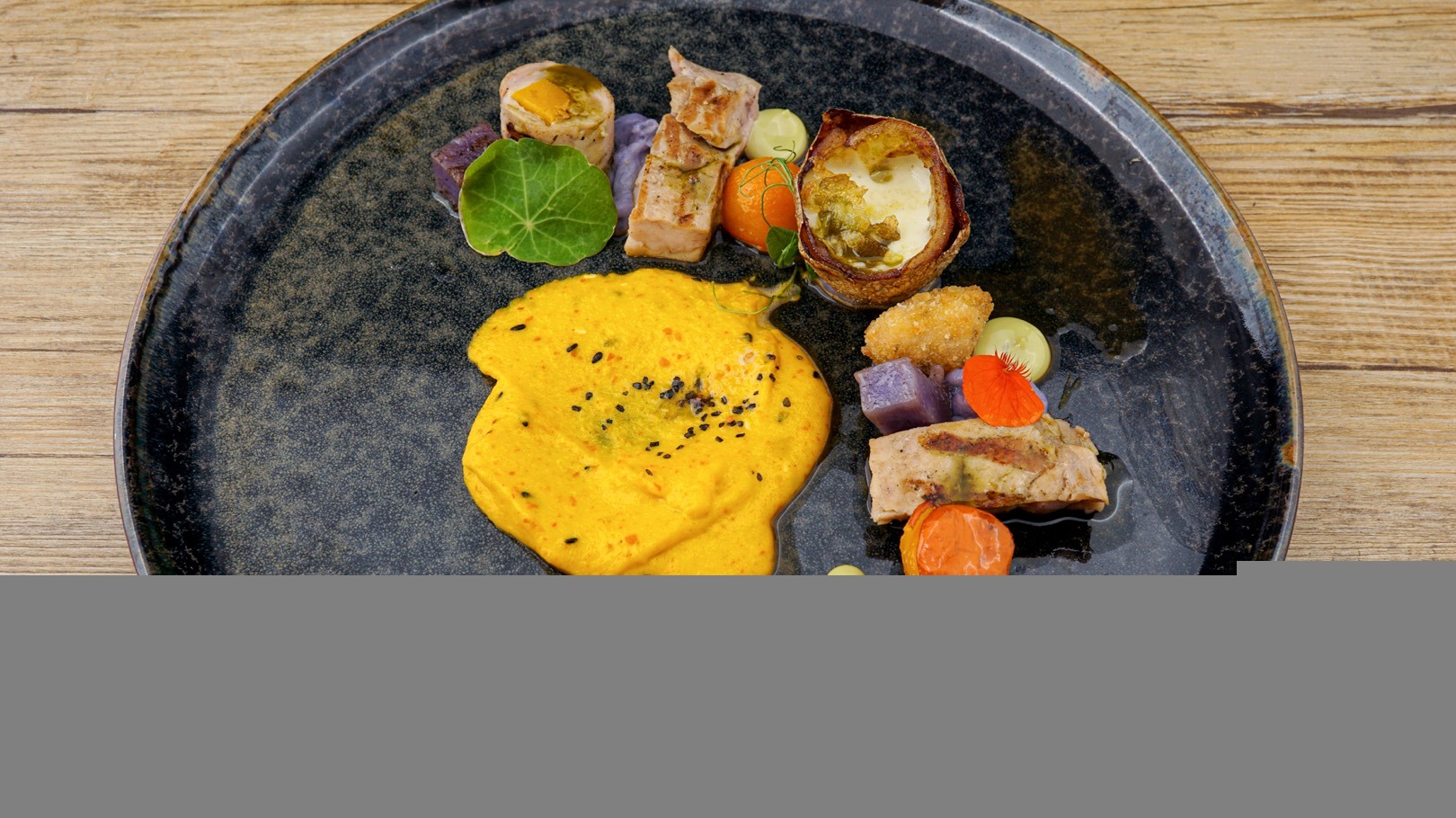 Schweinsfledermaus, Kürbuis und Kartoffel.jpg Schweinsfledermaus, Kürbuis und Kartoffel.jpg