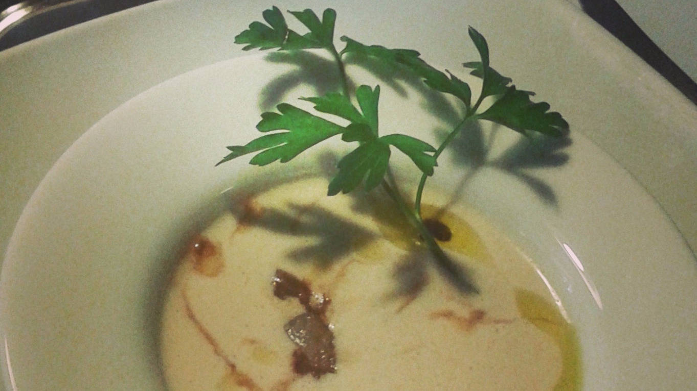 Ajoblanco malagueño con bacalao macerado en vino moscatel.jpg Ajoblanco malagueño con bacalao macerado en vino moscatel.jpg