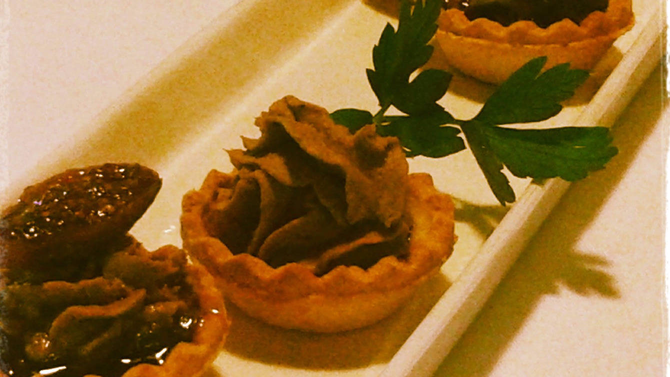 Aperitovo de patés de caza.jpg Aperitovo de patés de caza.jpg