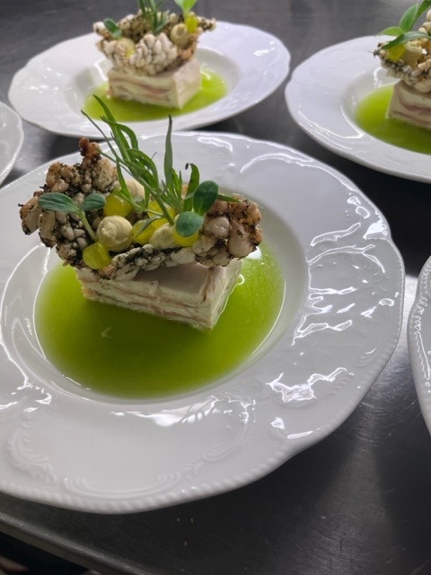 salmon tarte with kropeuk nori crisp : lachstarte mit Kropeuk Nori Knusper.jpg