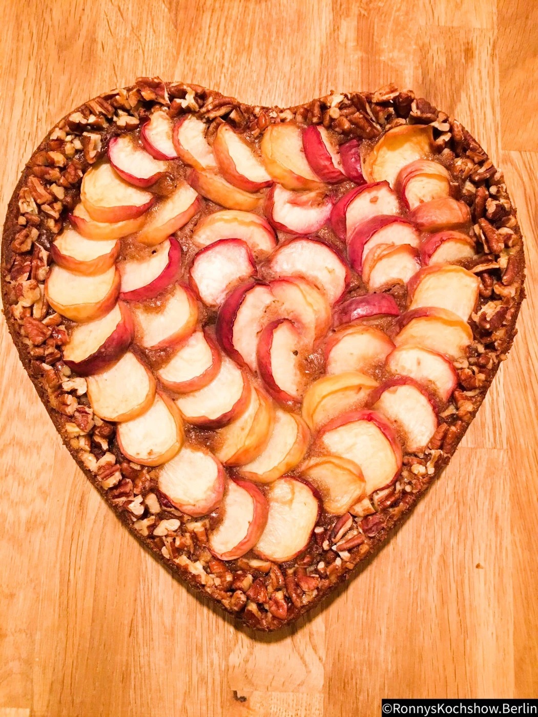 Kuchen Herz Pfirsich PS.jpeg Kuchen Herz Pfirsich PS.jpeg