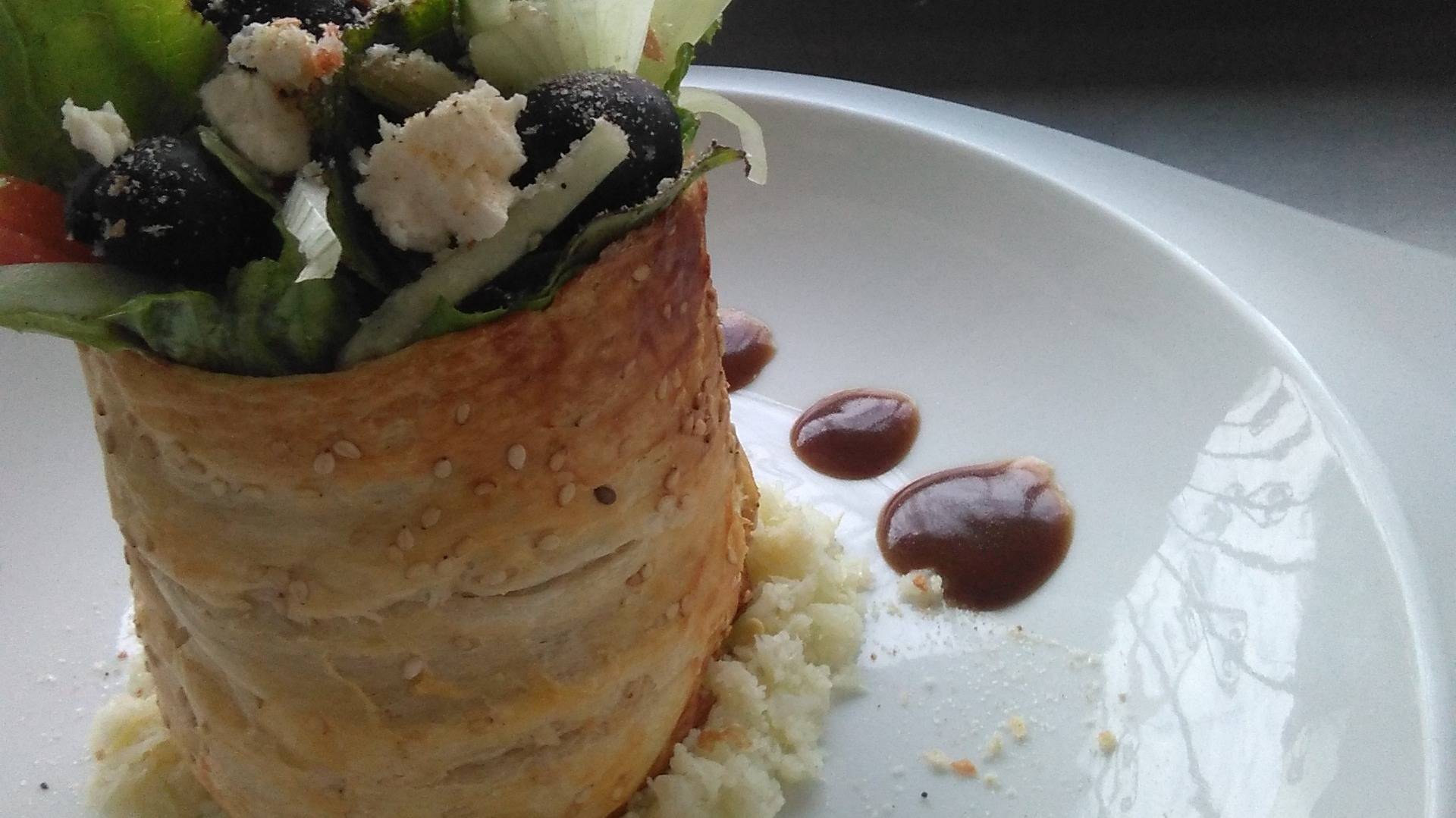 Ensalada de Verduras en hojaldre.jpg Ensalada de Verduras en hojaldre.jpg