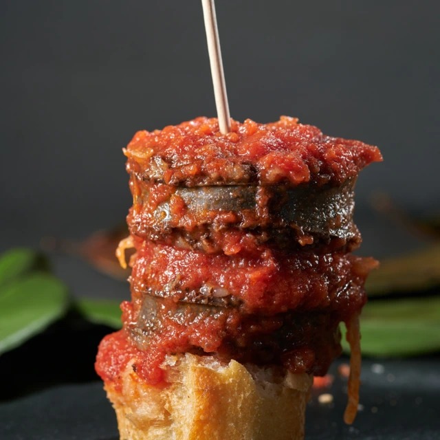 TAPA MORCILLA DE BURGOS CON CONFITURE DE TOMATES2.jpg