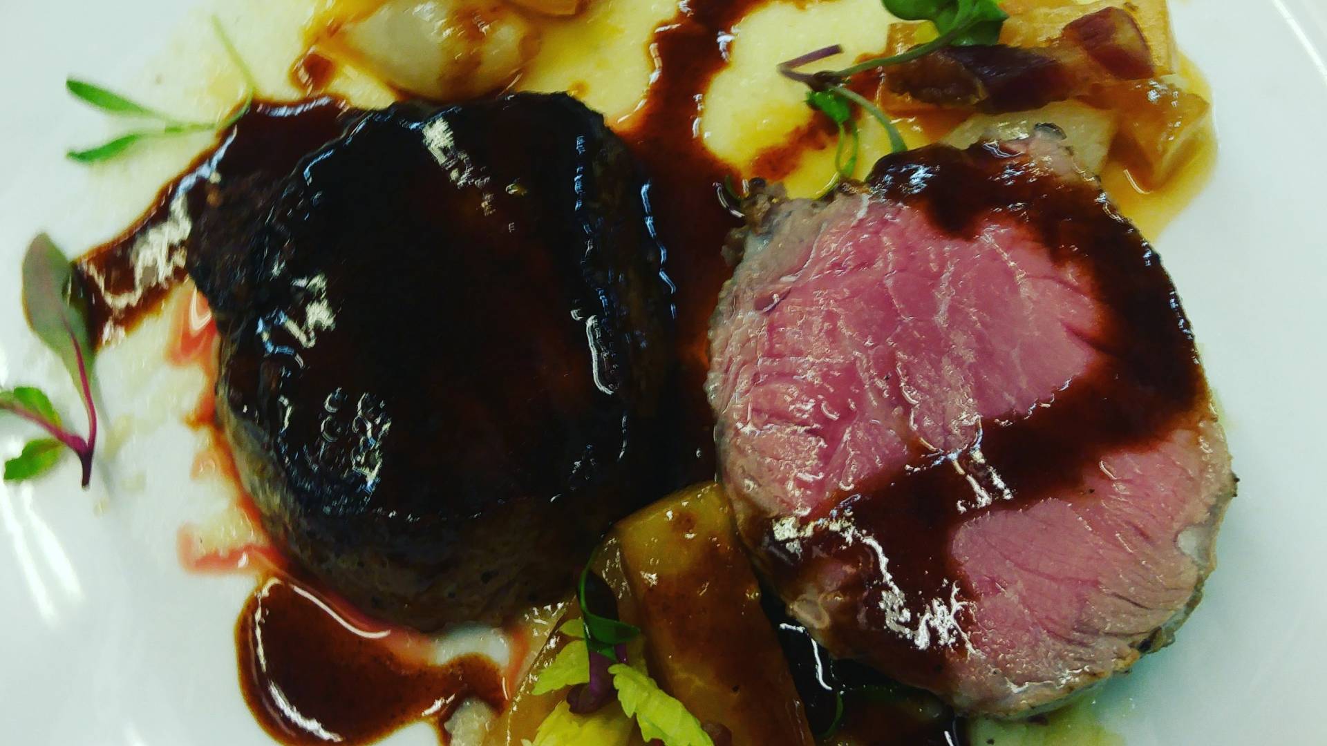 Strploin of Beef Kenebec Potato puree pearl; onions red wine jus.jpg Strploin of Beef Kenebec Potato puree pearl; onions red wine jus.jpg