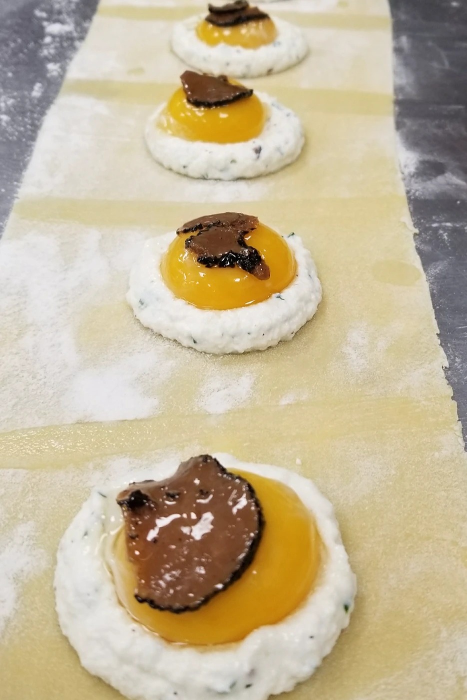 raviolo al uovo.jpg