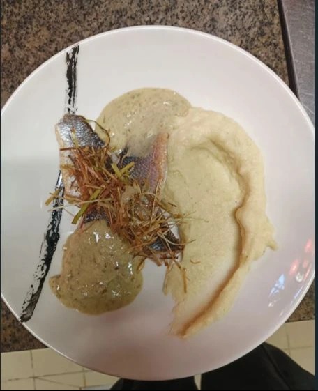 poisson blanc purée de panais et sa sauce au citron.JPG poisson blanc purée de panais et sa sauce au citron.JPG