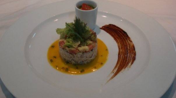 tian de crab, creme glacee de tomate.jpg
