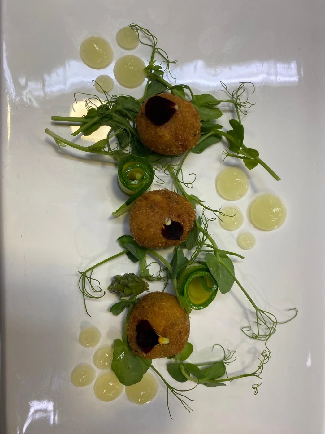 Bolinhas de carne com geleia de ananas.jpg