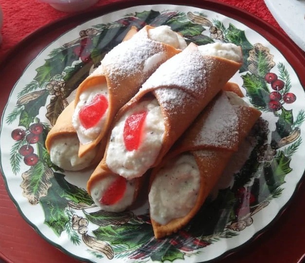 Italian Cannoli.jpg